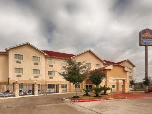Best Western Inn & Suites Cleveland Room photo