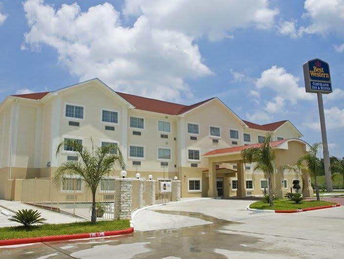 Best Western Inn & Suites Cleveland Exterior photo